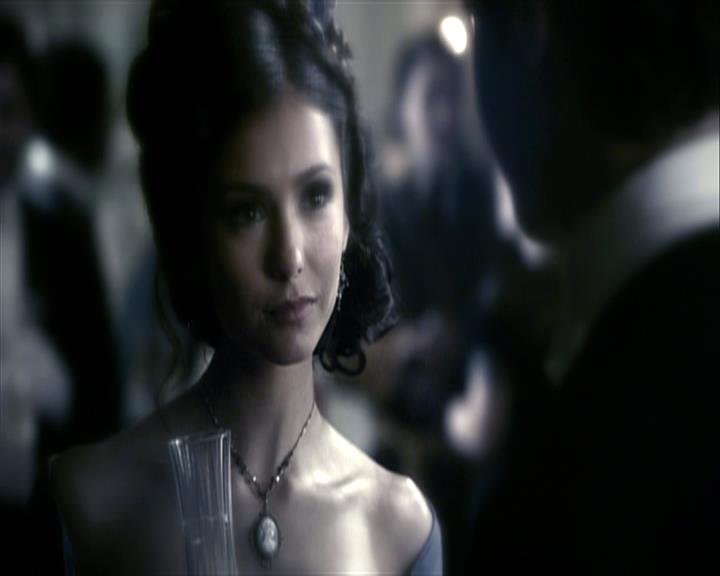 VampireDiariesWorld-dot-org_Seizoen2-DVDExtras-HerOwnWorstEnemy_ElenaKatherineandNina0073.jpg