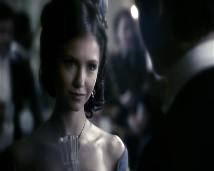 VampireDiariesWorld-dot-org_Seizoen2-DVDExtras-HerOwnWorstEnemy_ElenaKatherineandNina0075.jpg