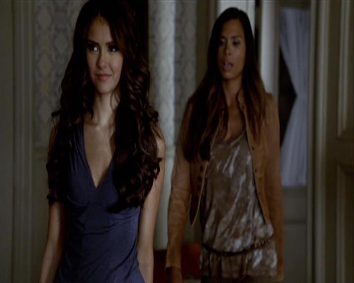 VampireDiariesWorld-dot-org_Seizoen2-DVDExtras-HerOwnWorstEnemy_ElenaKatherineandNina0076.jpg