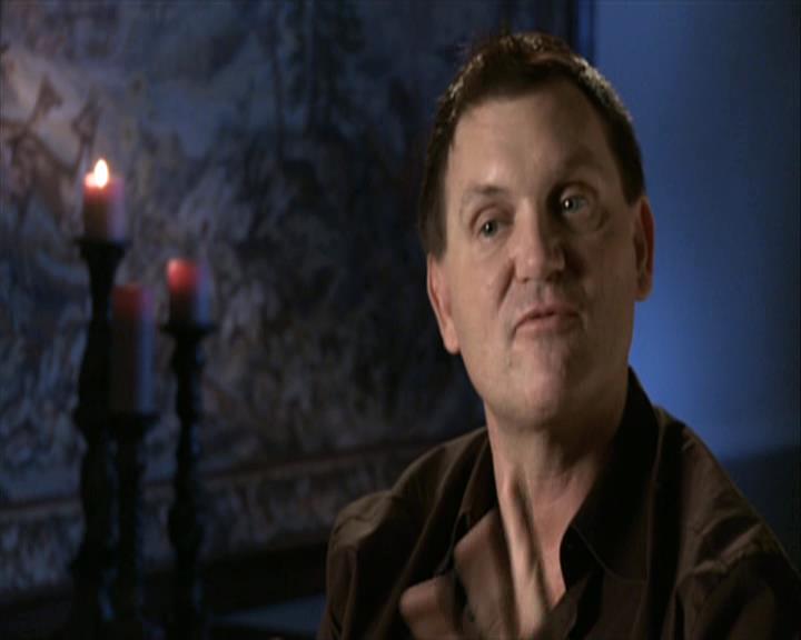 VampireDiariesWorld-dot-org_Seizoen2-DVDExtras-HerOwnWorstEnemy_ElenaKatherineandNina0081.jpg
