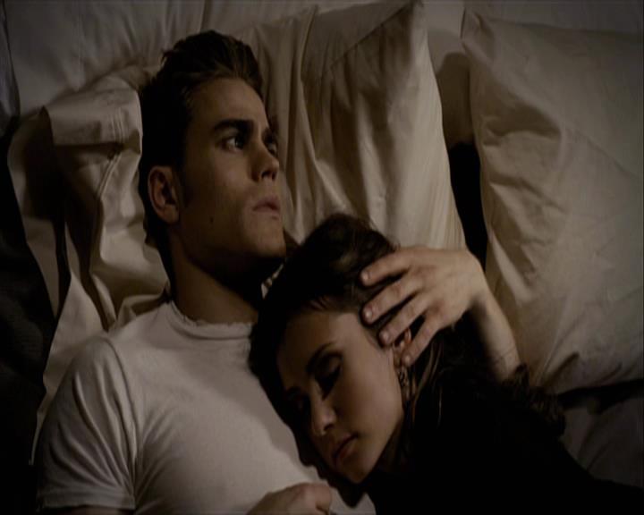 VampireDiariesWorld-dot-org_Seizoen2-DVDExtras-HerOwnWorstEnemy_ElenaKatherineandNina0335.jpg