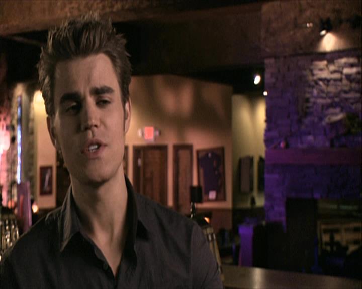 VampireDiariesWorld-dot-org_Seizoen2-DVDExtras-HerOwnWorstEnemy_ElenaKatherineandNina0419.jpg