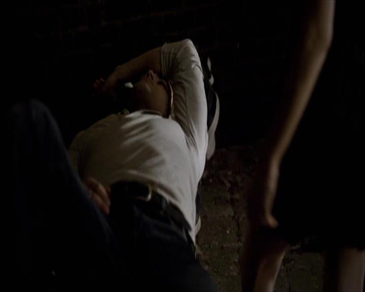 VampireDiariesWorld-dot-org_Seizoen2-DVDExtras-HerOwnWorstEnemy_ElenaKatherineandNina0421.jpg