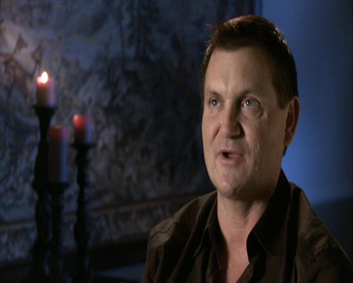 VampireDiariesWorld-dot-org_Seizoen2-DVDExtras-HerOwnWorstEnemy_ElenaKatherineandNina0469.jpg