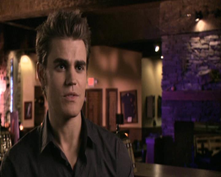 VampireDiariesWorld-dot-org_Seizoen2-DVDExtras-HerOwnWorstEnemy_ElenaKatherineandNina0489.jpg