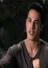 VampireDiariesWorld-dot-org_Seizoen2-DVDExtras-PagesOfTheWolf-BuildingTheBeast0042.jpg