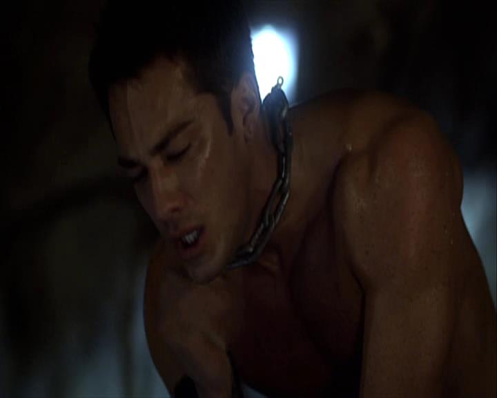 VampireDiariesWorld-dot-org_Seizoen2-DVDExtras-PagesOfTheWolf-HowlingAtTheMoon0013.jpg