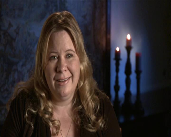 VampireDiariesWorld-dot-org_Seizoen2-DVDExtras-PagesOfTheWolf-HowlingAtTheMoon0031.jpg