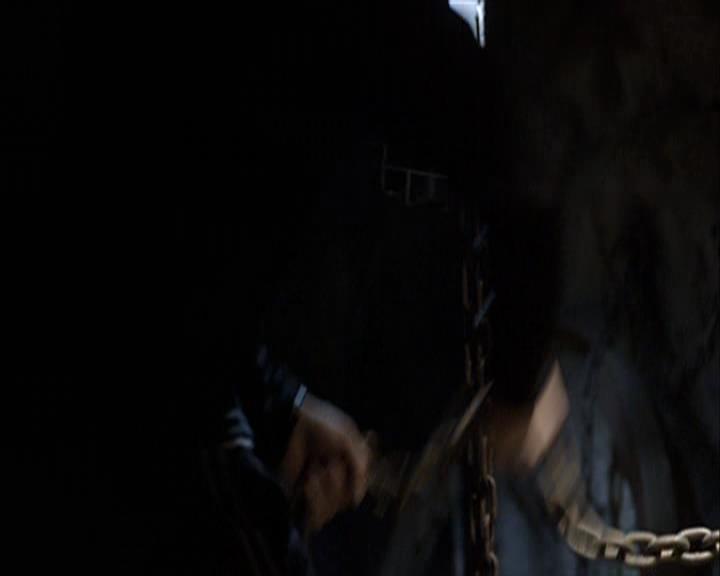 VampireDiariesWorld-dot-org_Seizoen2-DVDExtras-PagesOfTheWolf-HowlingAtTheMoon0100.jpg