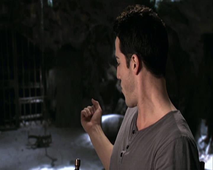 VampireDiariesWorld-dot-org_Seizoen2-DVDExtras-PagesOfTheWolf-HowlingAtTheMoon0140.jpg