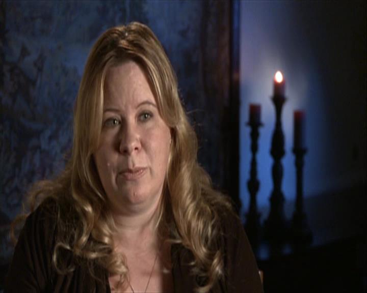 VampireDiariesWorld-dot-org_Seizoen2-DVDExtras-PagesOfTheWolf-HowlingAtTheMoon0367.jpg