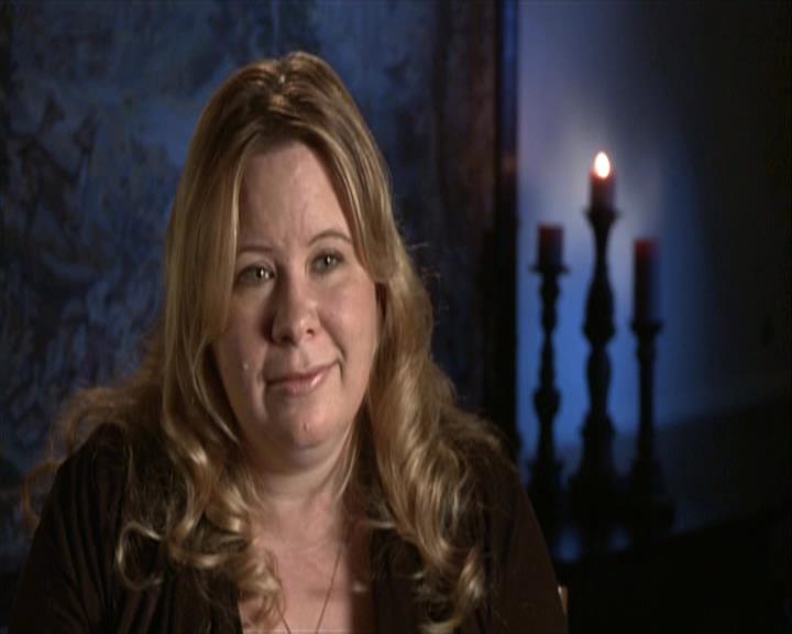 VampireDiariesWorld-dot-org_Seizoen2-DVDExtras-PagesOfTheWolf-HowlingAtTheMoon0376.jpg