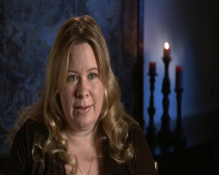 VampireDiariesWorld-dot-org_Seizoen2-DVDExtras-PagesOfTheWolf-TheMythAndTheMystery0024.jpg