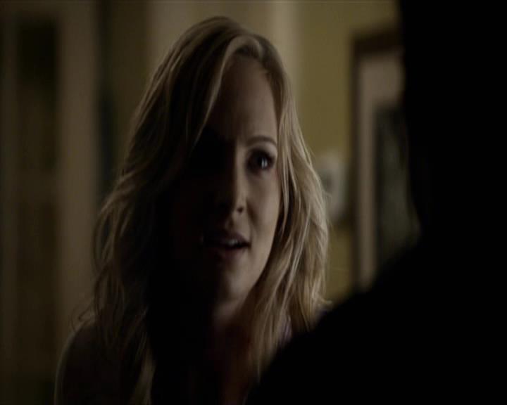 VampireDiariesWorld-dot-org_Seizoen2-DVDExtras-PagesOfTheWolf-TheMythAndTheMystery0094.jpg