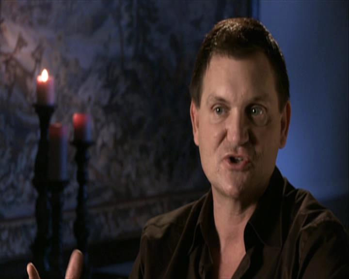 VampireDiariesWorld-dot-org_Seizoen2-DVDExtras-PagesOfTheWolf-TheMythAndTheMystery0123.jpg