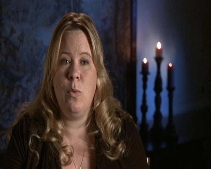 VampireDiariesWorld-dot-org_Seizoen2-DVDExtras-PagesOfTheWolf-TheMythAndTheMystery0139.jpg