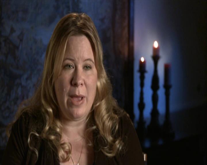 VampireDiariesWorld-dot-org_Seizoen2-DVDExtras-PagesOfTheWolf-TheMythAndTheMystery0140.jpg