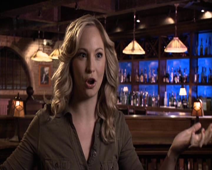 VampireDiariesWorld-dot-org_Seizoen2-DVDExtras-ThePerfectLoveTriangle-VampiresWerewolvesWitches0111.jpg