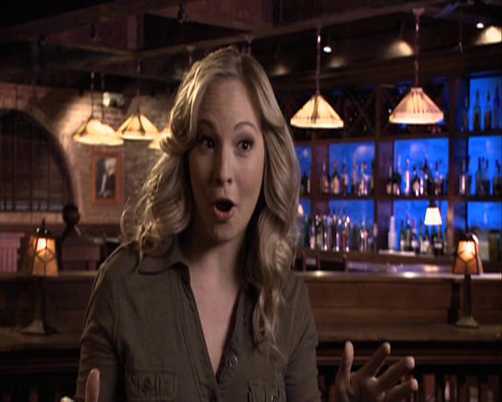 VampireDiariesWorld-dot-org_Seizoen2-DVDExtras-ThePerfectLoveTriangle-VampiresWerewolvesWitches0207.jpg