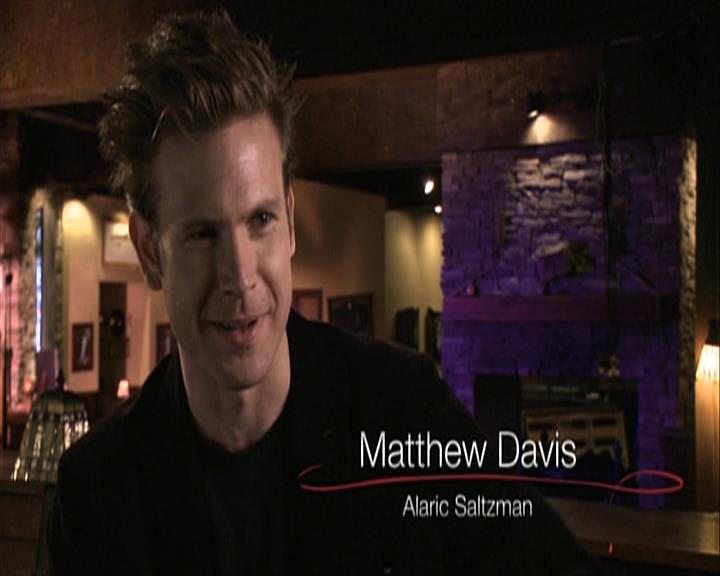 VampireDiariesWorld-dot-org_Seizoen2-DVDExtras-ThePerfectLoveTriangle-VampiresWerewolvesWitches0376.jpg