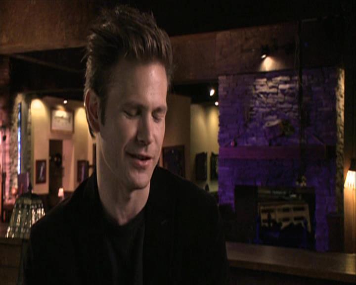 VampireDiariesWorld-dot-org_Seizoen2-DVDExtras-ThePerfectLoveTriangle-VampiresWerewolvesWitches0398.jpg