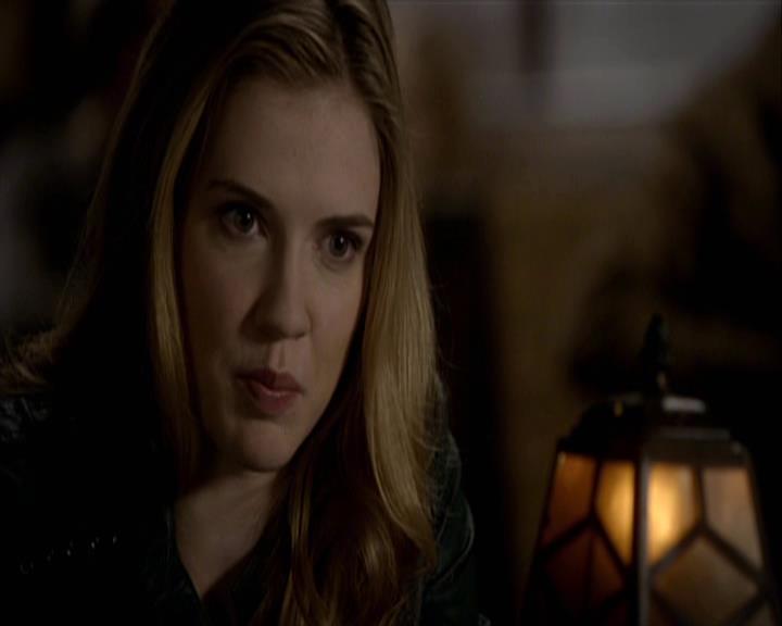 VampireDiariesWorld-dot-org_Seizoen2-DVDExtras-ThePerfectLoveTriangle-VampiresWerewolvesWitches0418.jpg