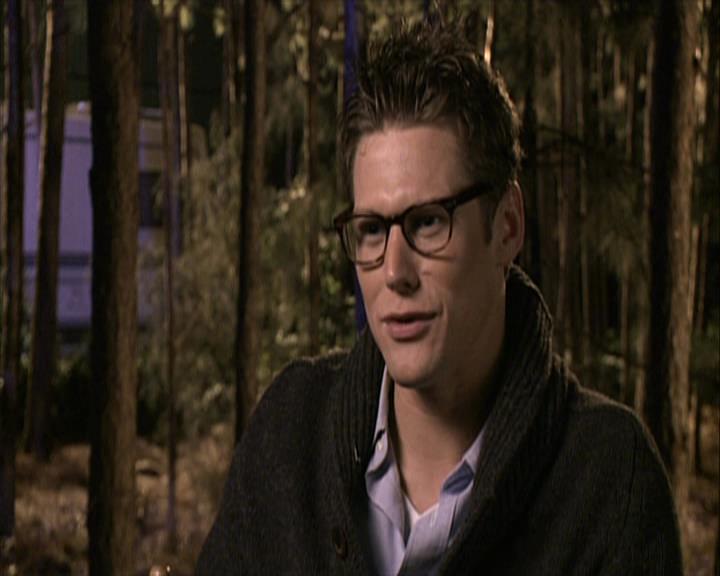 VampireDiariesWorld-dot-org_Seizoen2-DVDExtras-ThePerfectLoveTriangle-VampiresWerewolvesWitches0439.jpg