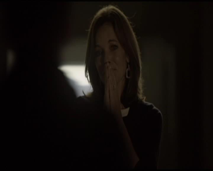 VampireDiariesWorld-dot-org_Seizoen2-DVDScenes-2x01TheReturn0006.jpg