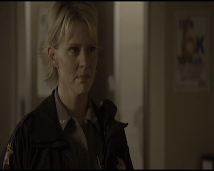VampireDiariesWorld-dot-org_Seizoen2-DVDScenes-2x01TheReturn0008.jpg