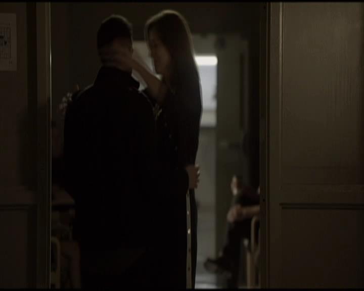 VampireDiariesWorld-dot-org_Seizoen2-DVDScenes-2x01TheReturn0021.jpg