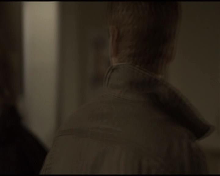 VampireDiariesWorld-dot-org_Seizoen2-DVDScenes-2x01TheReturn0034.jpg