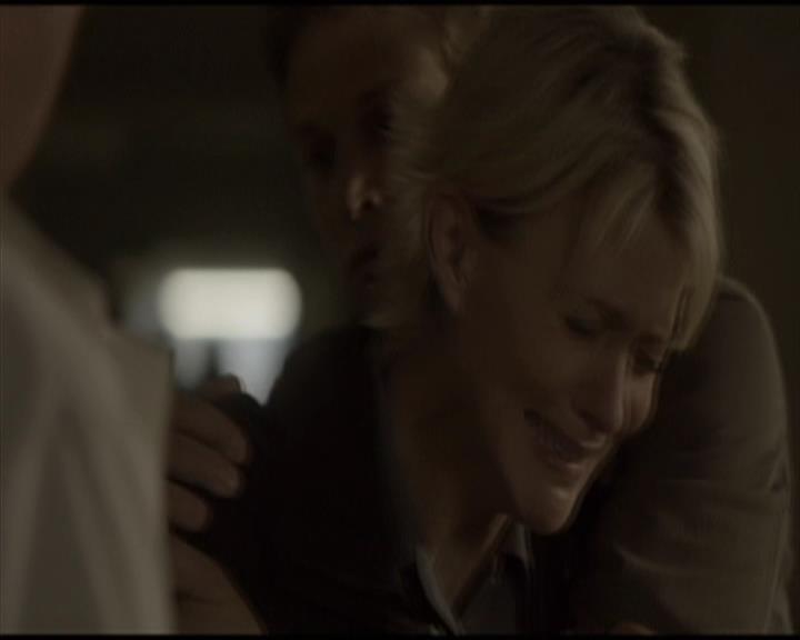 VampireDiariesWorld-dot-org_Seizoen2-DVDScenes-2x01TheReturn0047.jpg