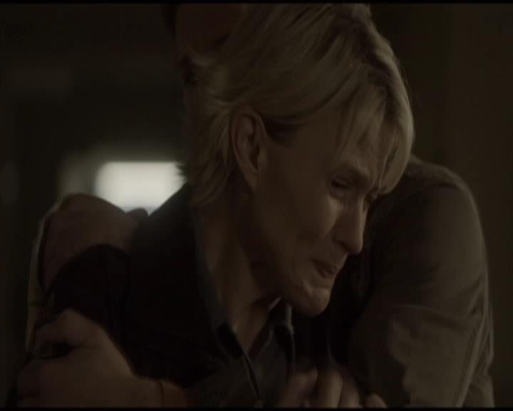 VampireDiariesWorld-dot-org_Seizoen2-DVDScenes-2x01TheReturn0050.jpg