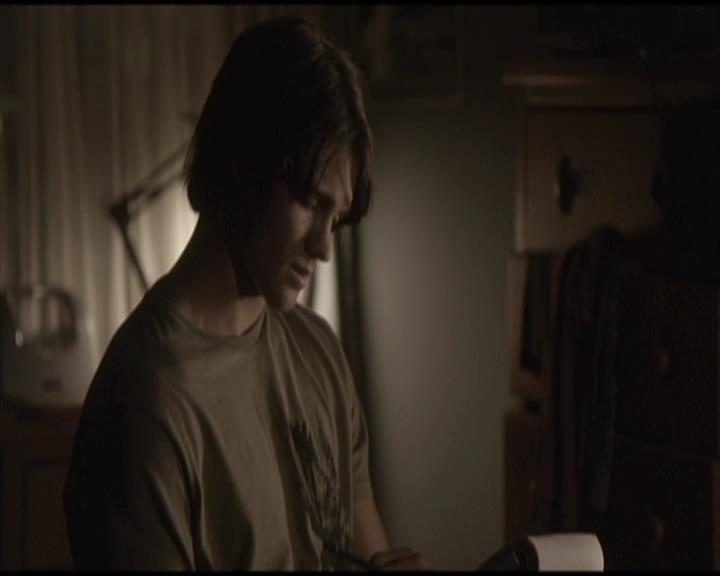 VampireDiariesWorld-dot-org_Seizoen2-DVDScenes-2x01TheReturn0066.jpg