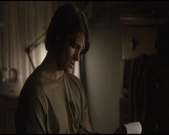 VampireDiariesWorld-dot-org_Seizoen2-DVDScenes-2x01TheReturn0068.jpg