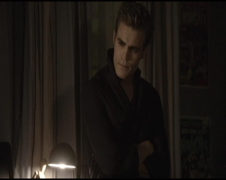 VampireDiariesWorld-dot-org_Seizoen2-DVDScenes-2x01TheReturn0070.jpg