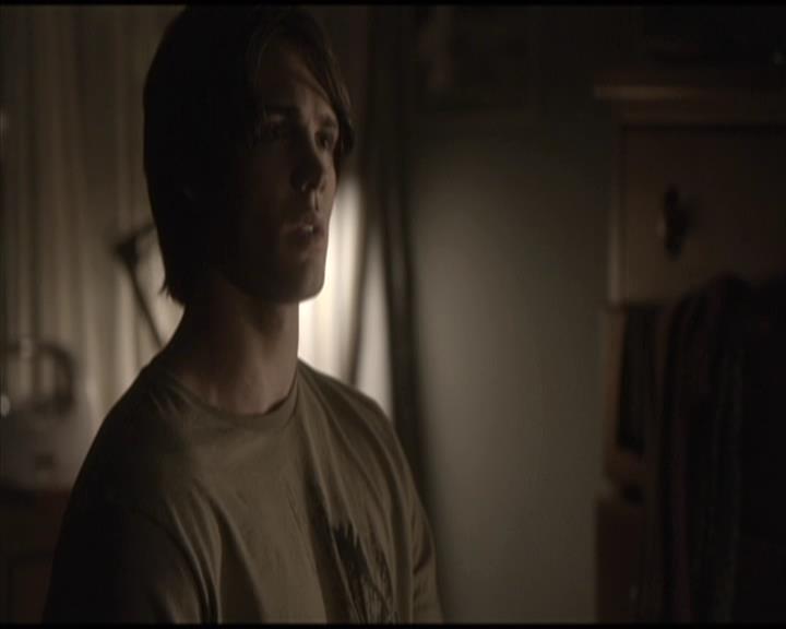 VampireDiariesWorld-dot-org_Seizoen2-DVDScenes-2x01TheReturn0073.jpg