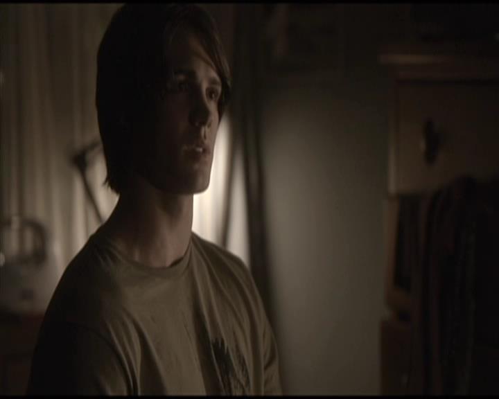 VampireDiariesWorld-dot-org_Seizoen2-DVDScenes-2x01TheReturn0074.jpg