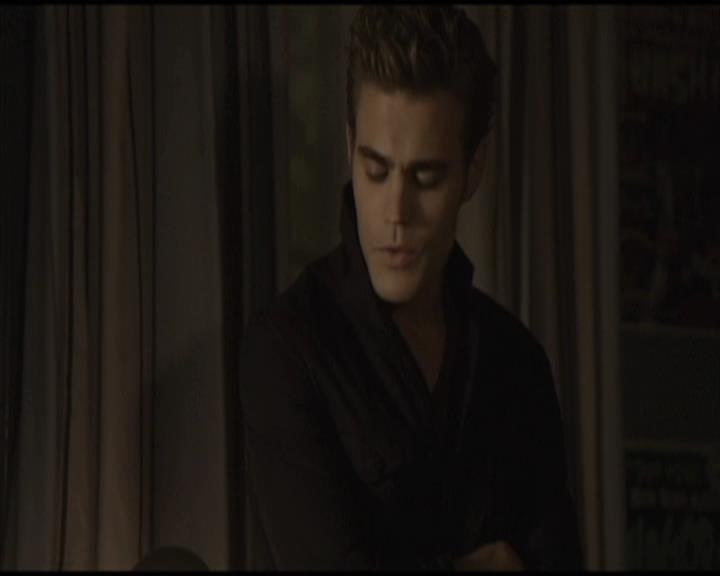 VampireDiariesWorld-dot-org_Seizoen2-DVDScenes-2x01TheReturn0086.jpg