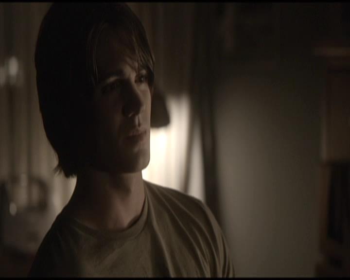 VampireDiariesWorld-dot-org_Seizoen2-DVDScenes-2x01TheReturn0091.jpg