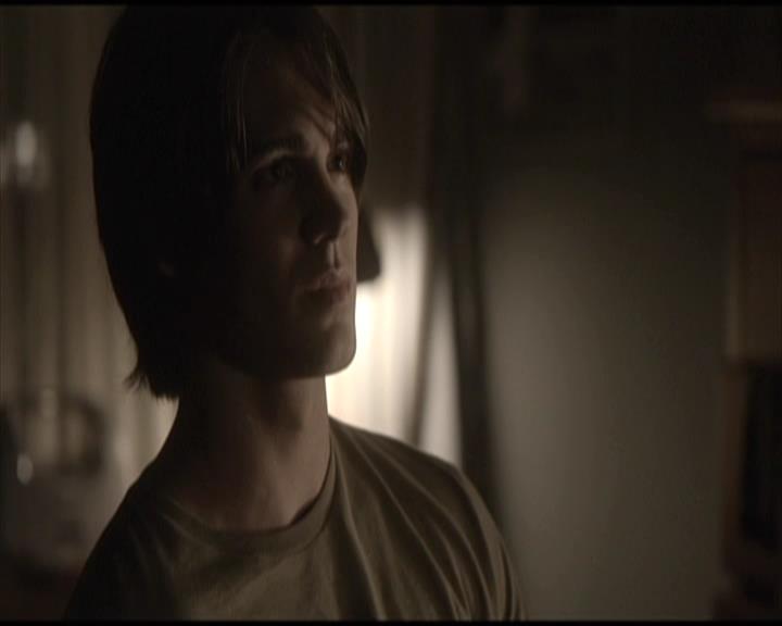 VampireDiariesWorld-dot-org_Seizoen2-DVDScenes-2x01TheReturn0093.jpg