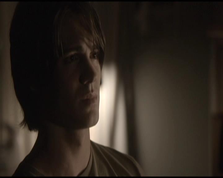 VampireDiariesWorld-dot-org_Seizoen2-DVDScenes-2x01TheReturn0098.jpg