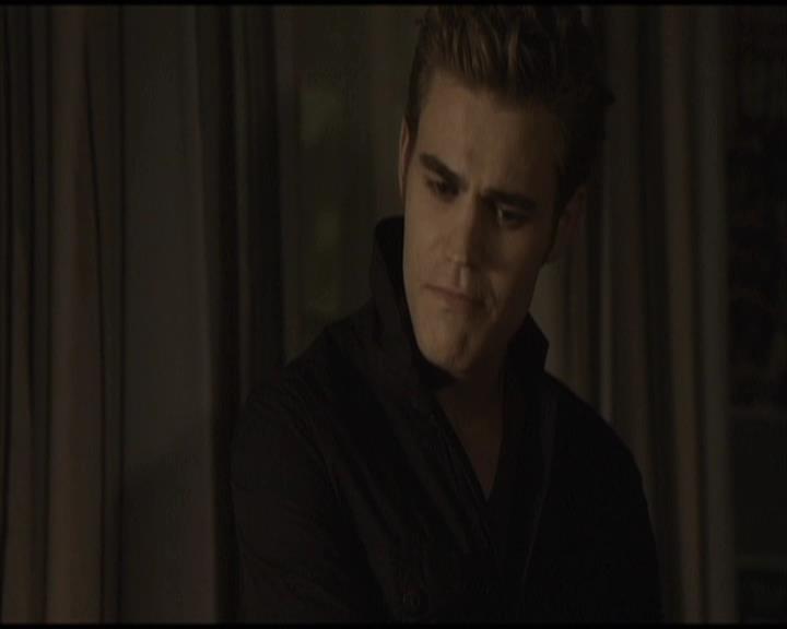 VampireDiariesWorld-dot-org_Seizoen2-DVDScenes-2x01TheReturn0102.jpg