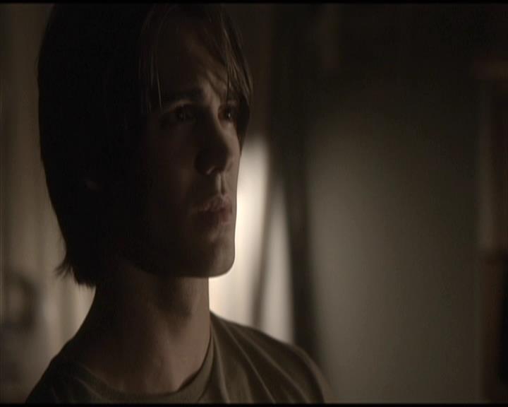 VampireDiariesWorld-dot-org_Seizoen2-DVDScenes-2x01TheReturn0114.jpg