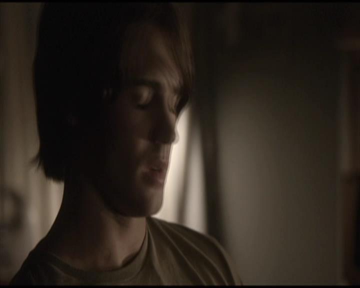 VampireDiariesWorld-dot-org_Seizoen2-DVDScenes-2x01TheReturn0122.jpg
