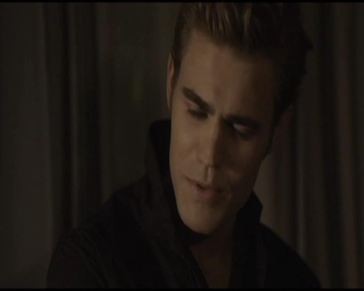 VampireDiariesWorld-dot-org_Seizoen2-DVDScenes-2x01TheReturn0136.jpg