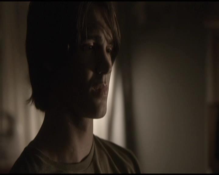 VampireDiariesWorld-dot-org_Seizoen2-DVDScenes-2x01TheReturn0139.jpg