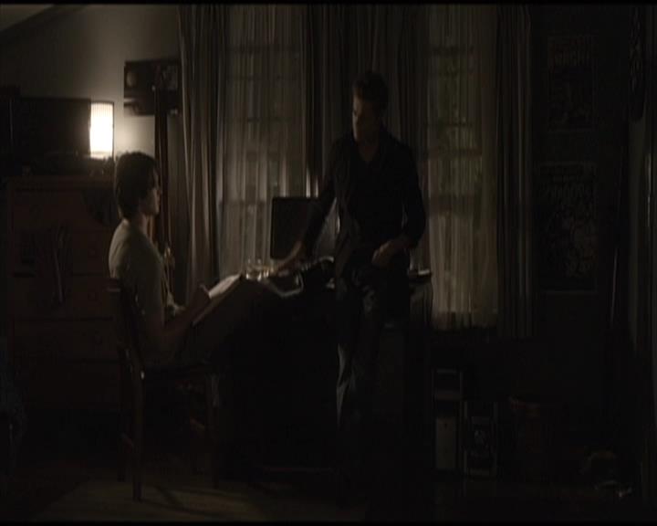 VampireDiariesWorld-dot-org_Seizoen2-DVDScenes-2x01TheReturn0142.jpg