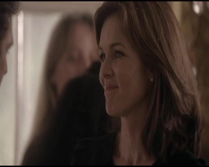 VampireDiariesWorld-dot-org_Seizoen2-DVDScenes-2x01TheReturn0152.jpg