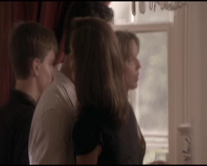 VampireDiariesWorld-dot-org_Seizoen2-DVDScenes-2x01TheReturn0164.jpg